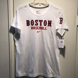 NWT! Nike Boston Red Sox T-shirt. Women’s slim fit XL